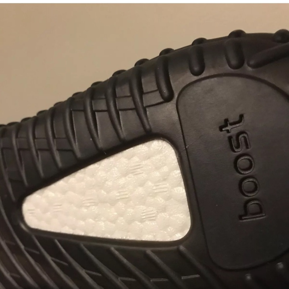 Yeezy 350 boost core black